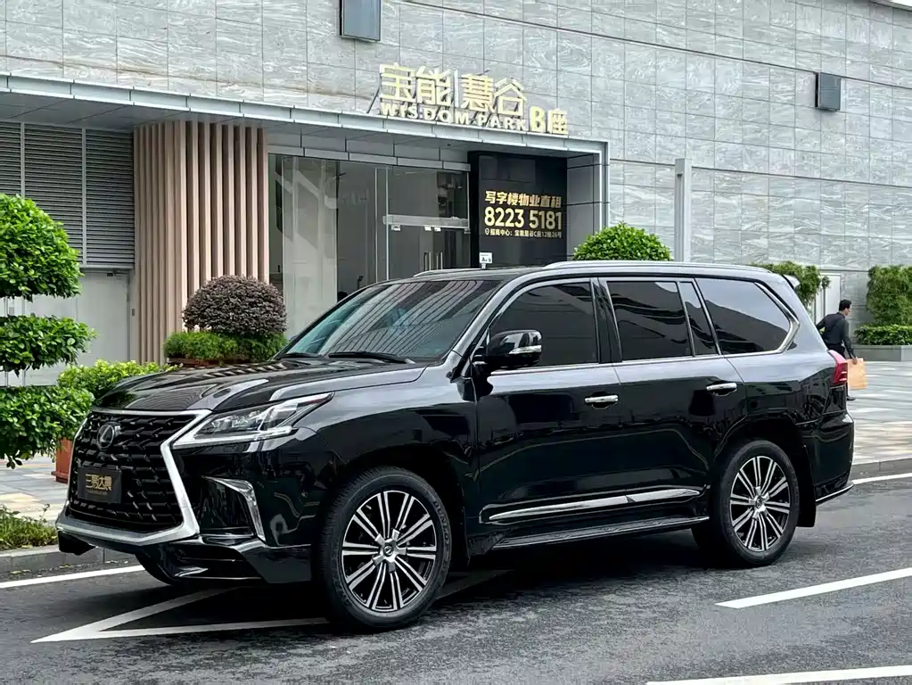 Lexus LX — фото 6