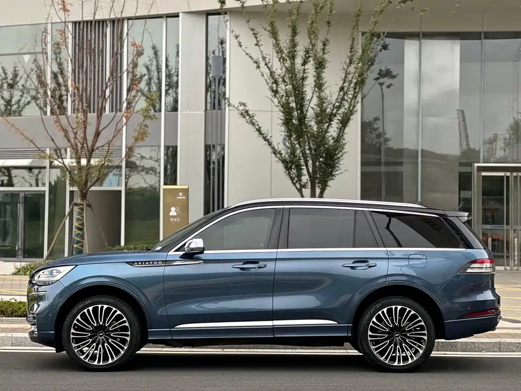 Lincoln Aviator — фото 8