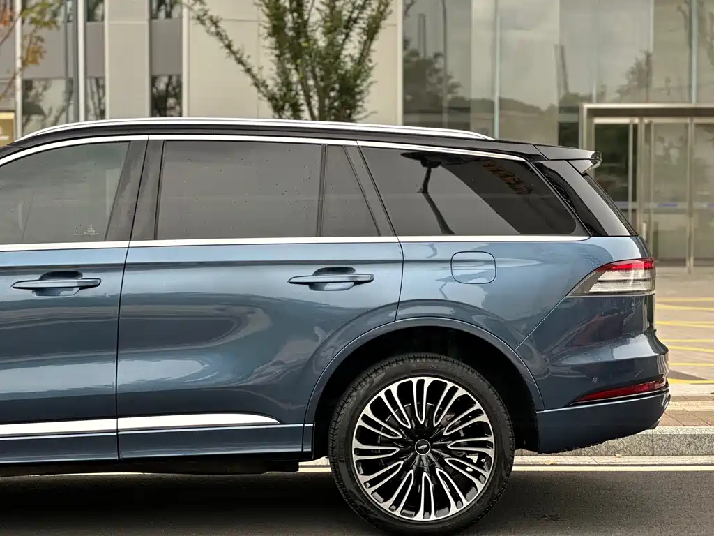 Lincoln Aviator — фото 9