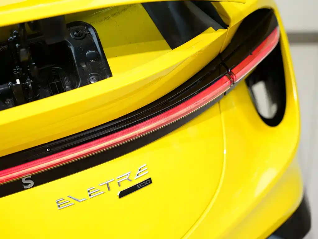 Lotus Eletre — фото 10