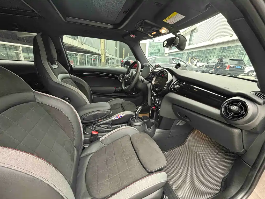 MINI Mini JCW — фото 3