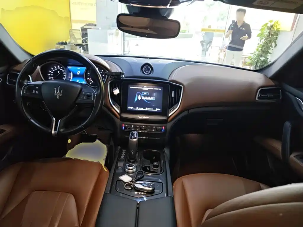 Maserati Ghibli — фото 10