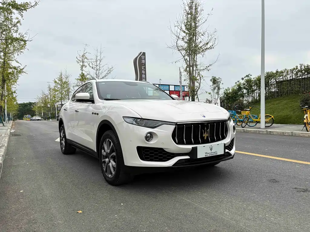 Maserati Levante — фото 3