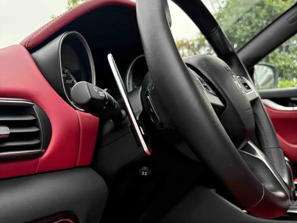 Maserati Levante — фото 6