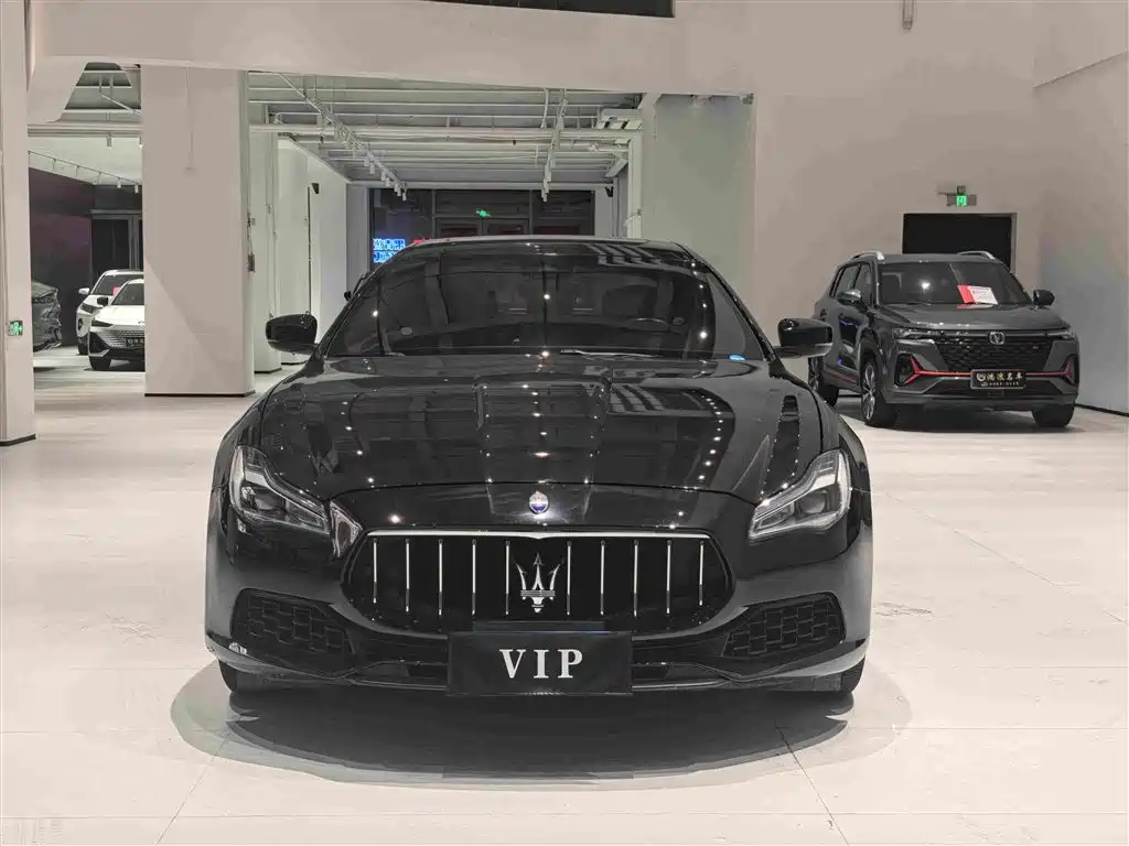 Maserati Quattroporte — фото 2