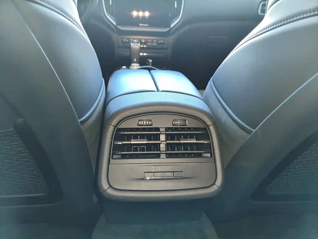 Maserati Ghibli — фото 14