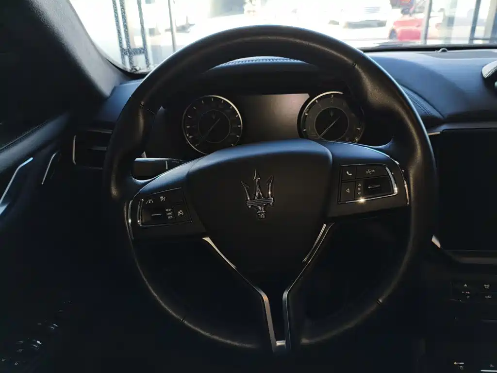 Maserati Ghibli — фото 8