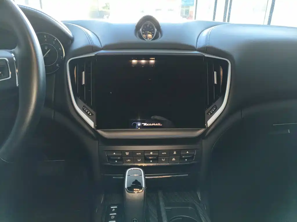 Maserati Ghibli — фото 9