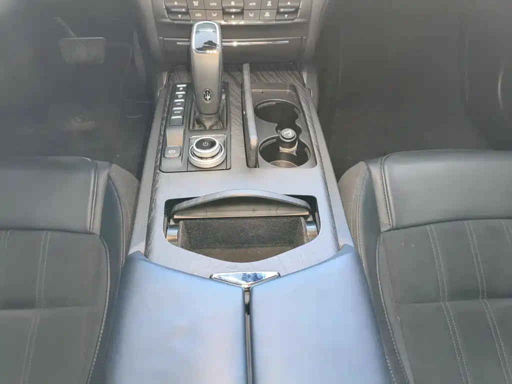 Maserati Ghibli — фото 10