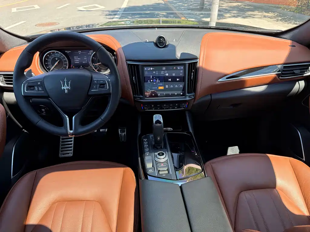 Maserati Levante — фото 15