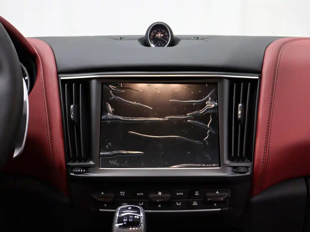 Maserati Levante — фото 11