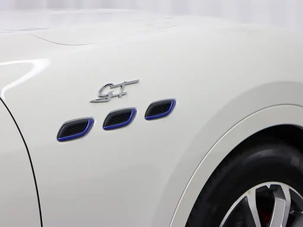 Maserati Levante — фото 19