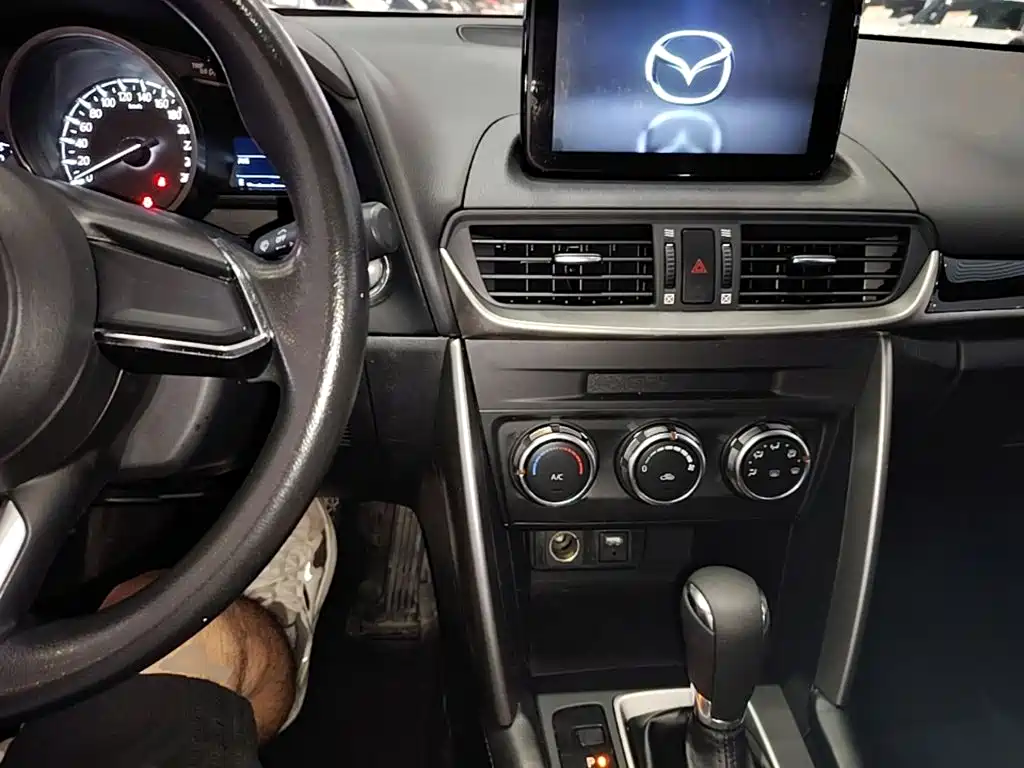 Mazda CX-4 — фото 10