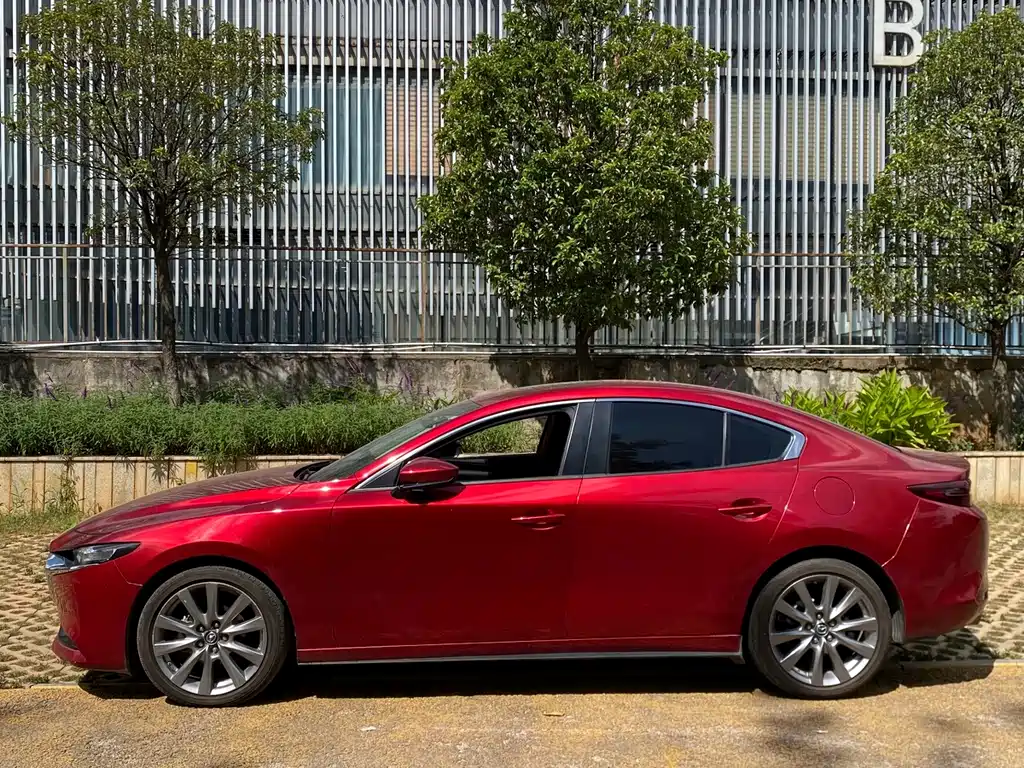 Mazda 3 Axela — фото 4