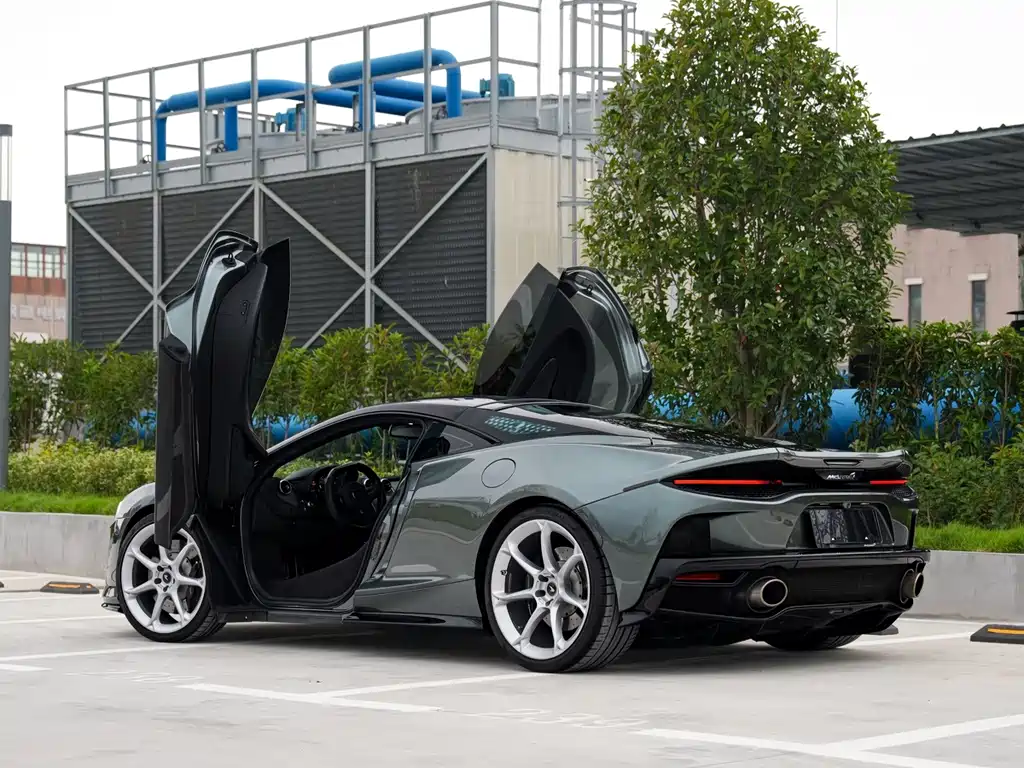 McLaren GT — фото 10