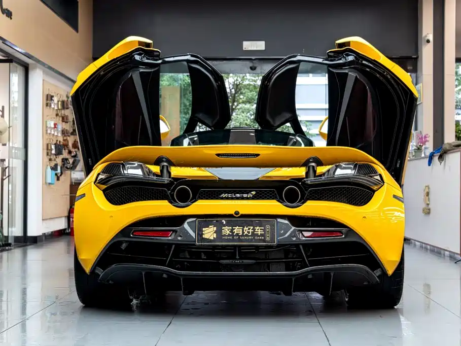 McLaren 720S — фото 9