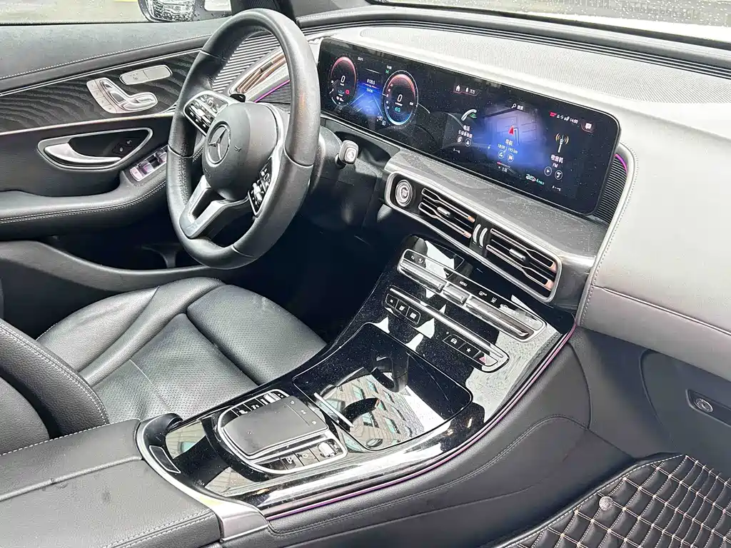 Mercedes-Benz EQC — фото 17