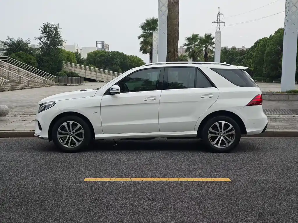 Mercedes-Benz GLE (Import) — фото 4