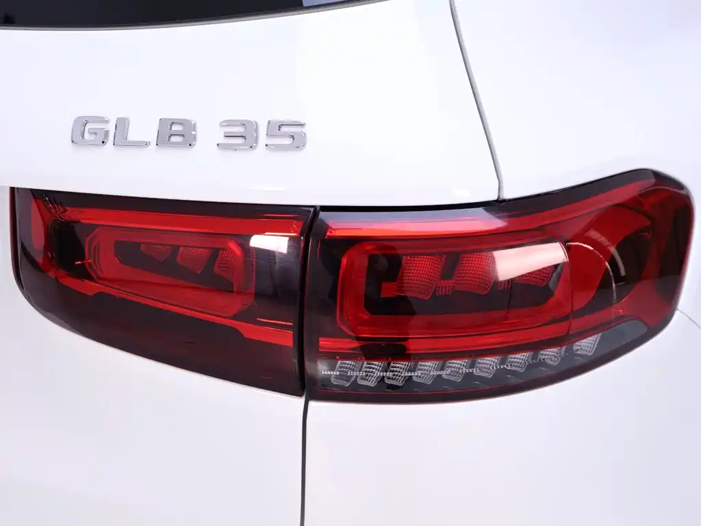 Mercedes-Benz GLB AMG — фото 9