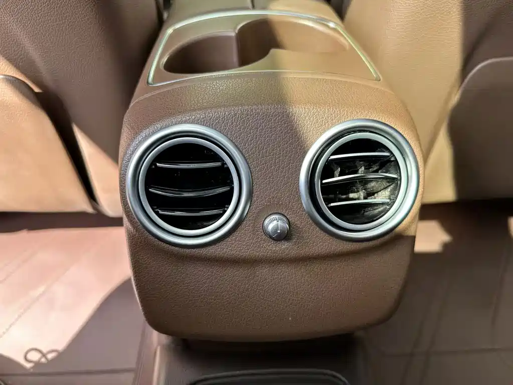 Mercedes-Benz E-Class — фото 14