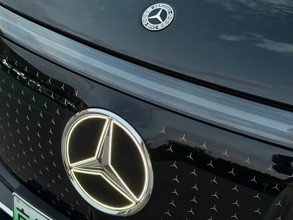 Mercedes-Benz EQE SUV — фото 14