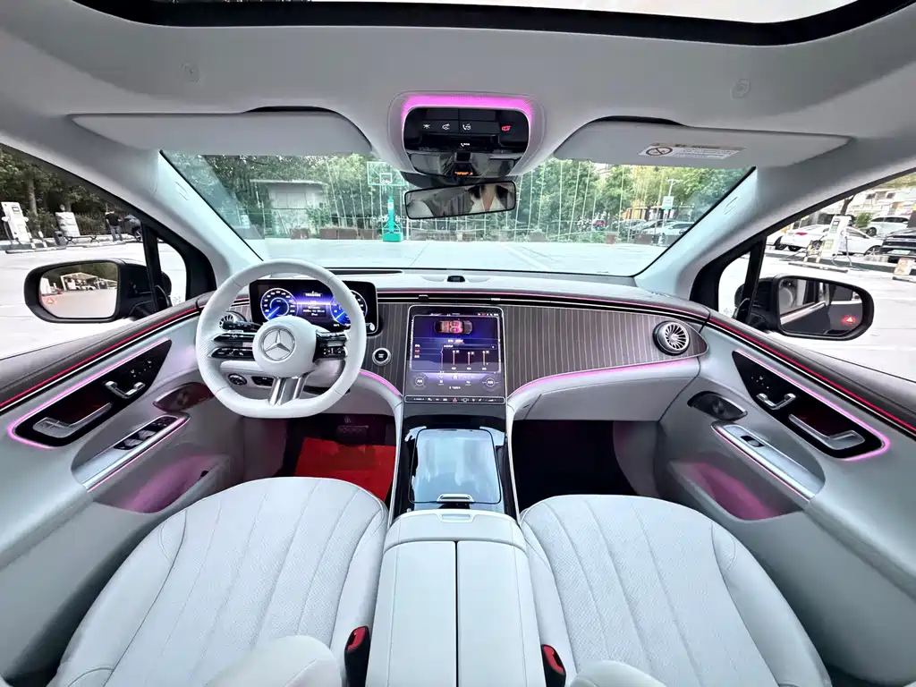 Mercedes-Benz EQE SUV — фото 16