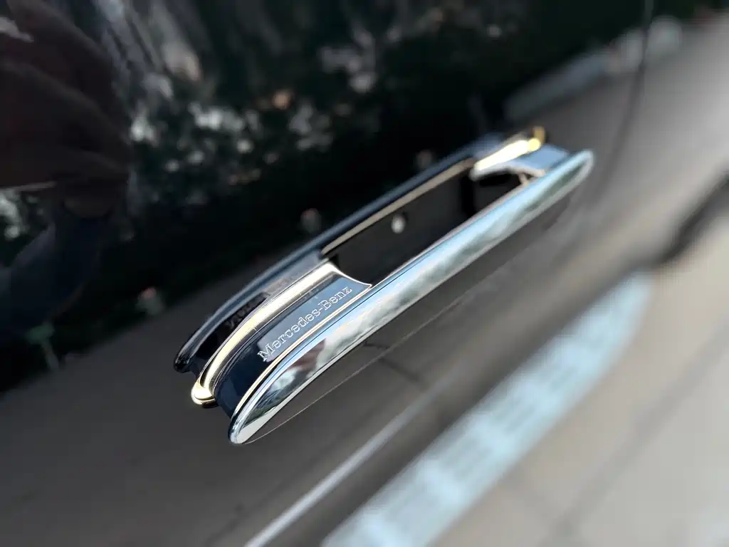 Mercedes-Benz EQE SUV — фото 17