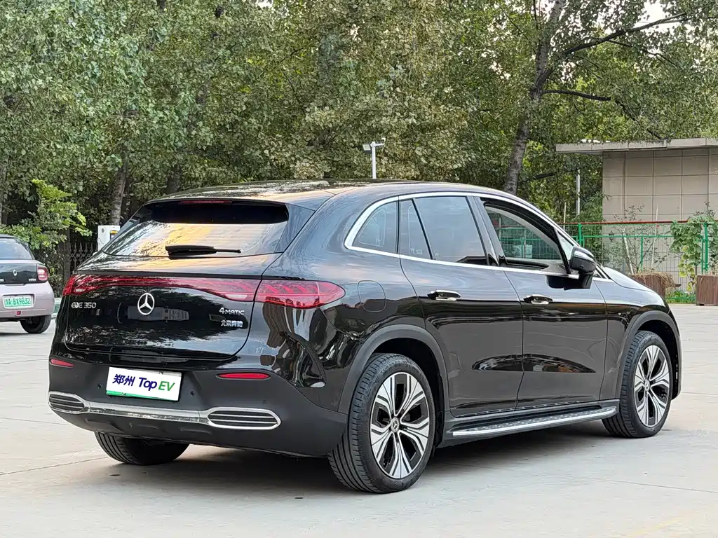 Mercedes-Benz EQE SUV — фото 7