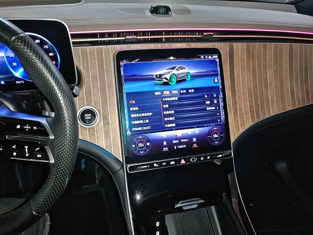 Mercedes-Benz EQE SUV — фото 18