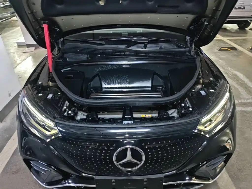 Mercedes-Benz EQE SUV — фото 25