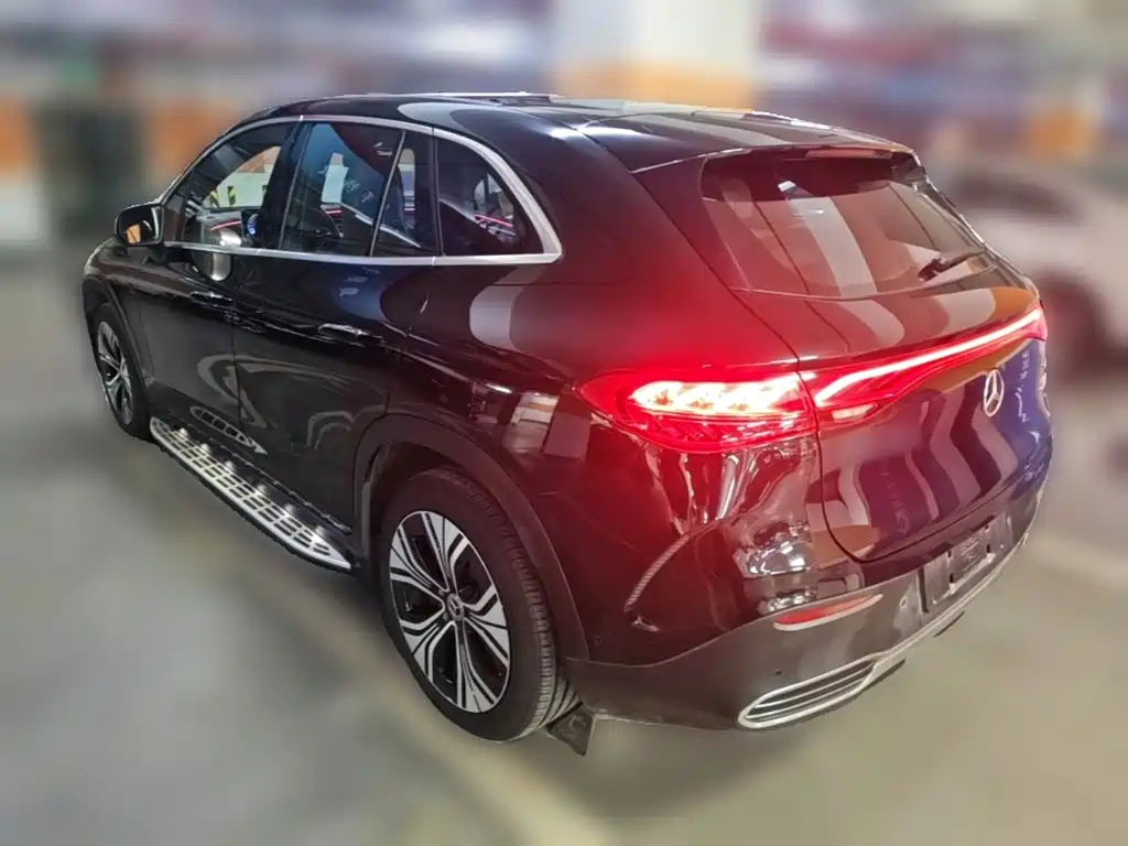 Mercedes-Benz EQE SUV — фото 7