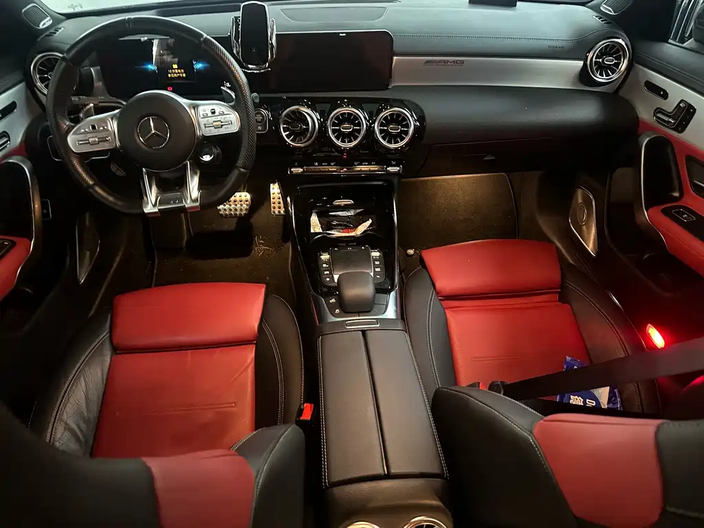 Mercedes-Benz CLA AMG — фото 8