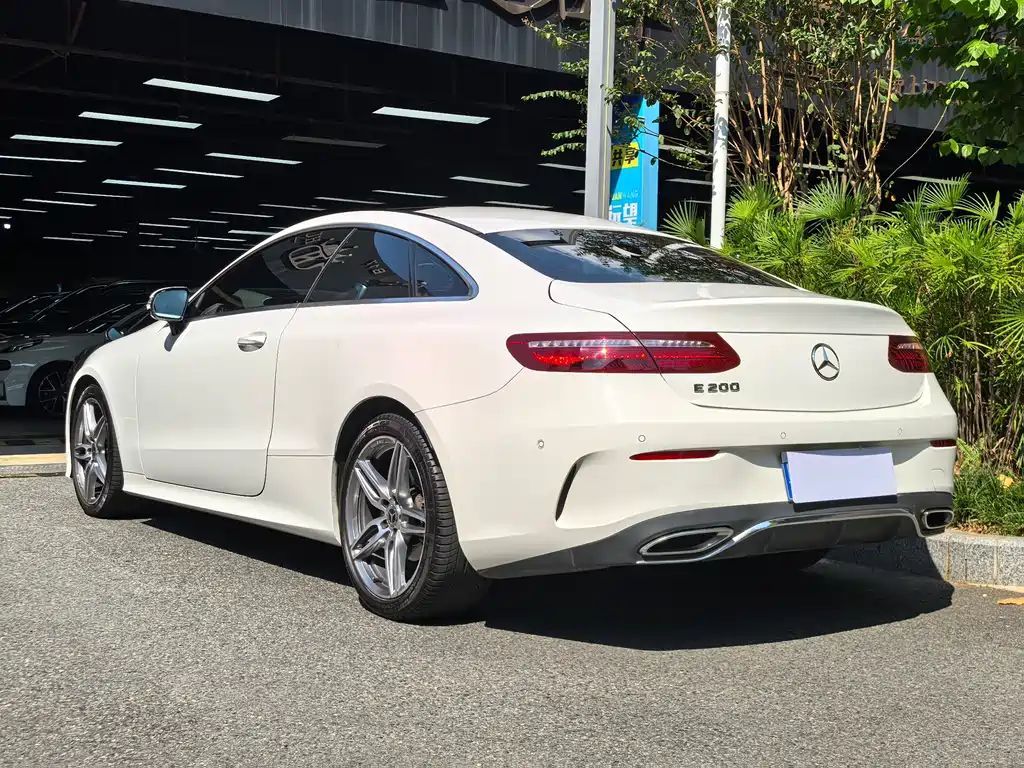 Mercedes-Benz E-Class (Import) — фото 3