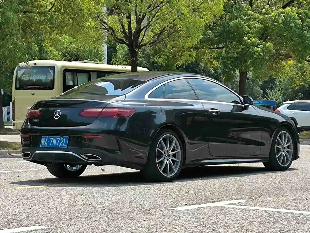 Mercedes-Benz E-Class (Import) — фото 9