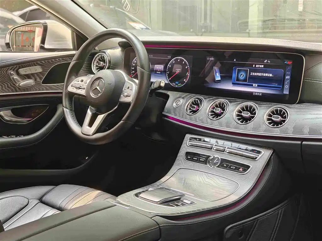Mercedes-Benz CLS — фото 13