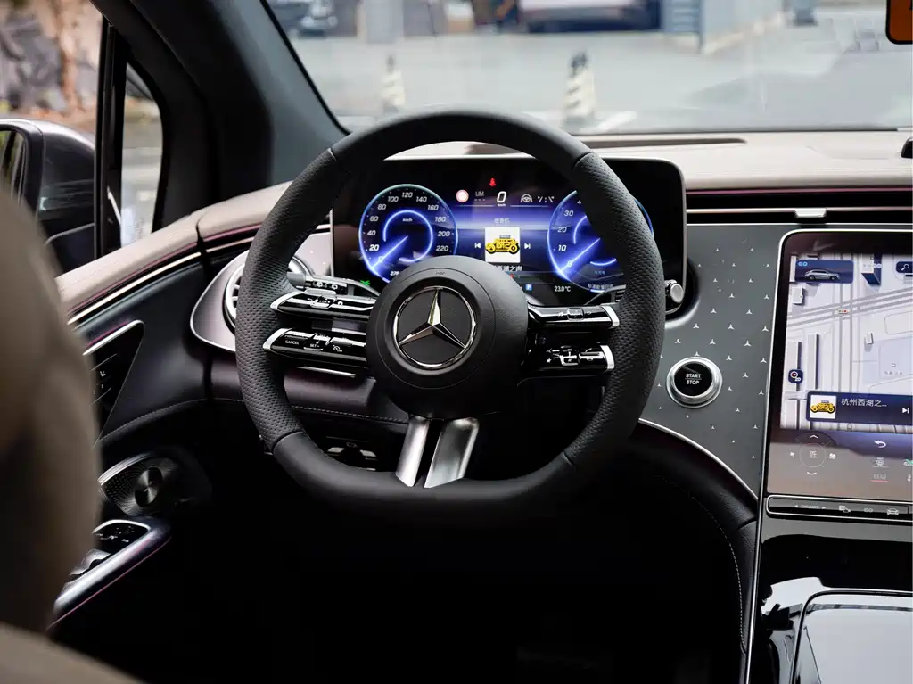 Mercedes-Benz EQE SUV — фото 14