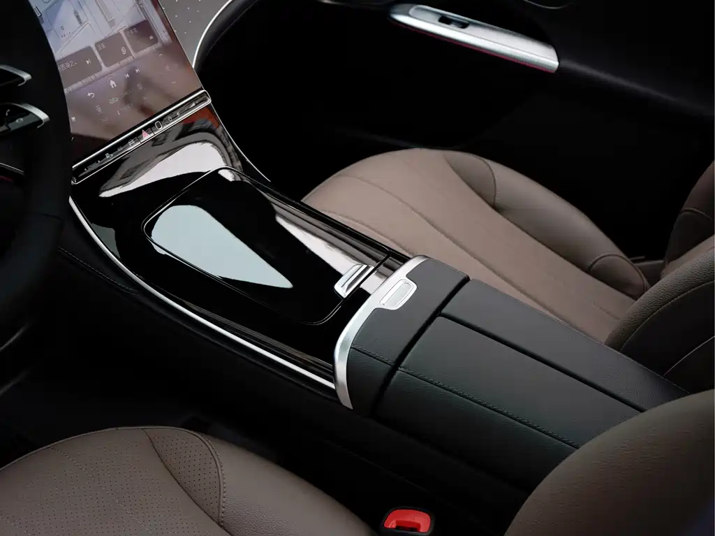 Mercedes-Benz EQE SUV — фото 17
