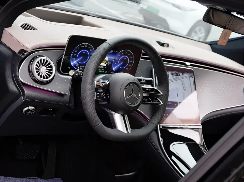 Mercedes-Benz EQE SUV — фото 10