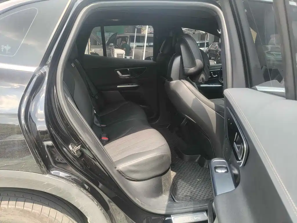 Mercedes-Benz EQE SUV — фото 11