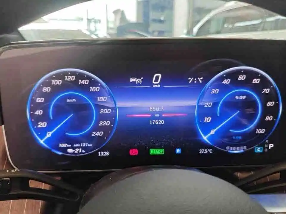 Mercedes-Benz EQE SUV — фото 19