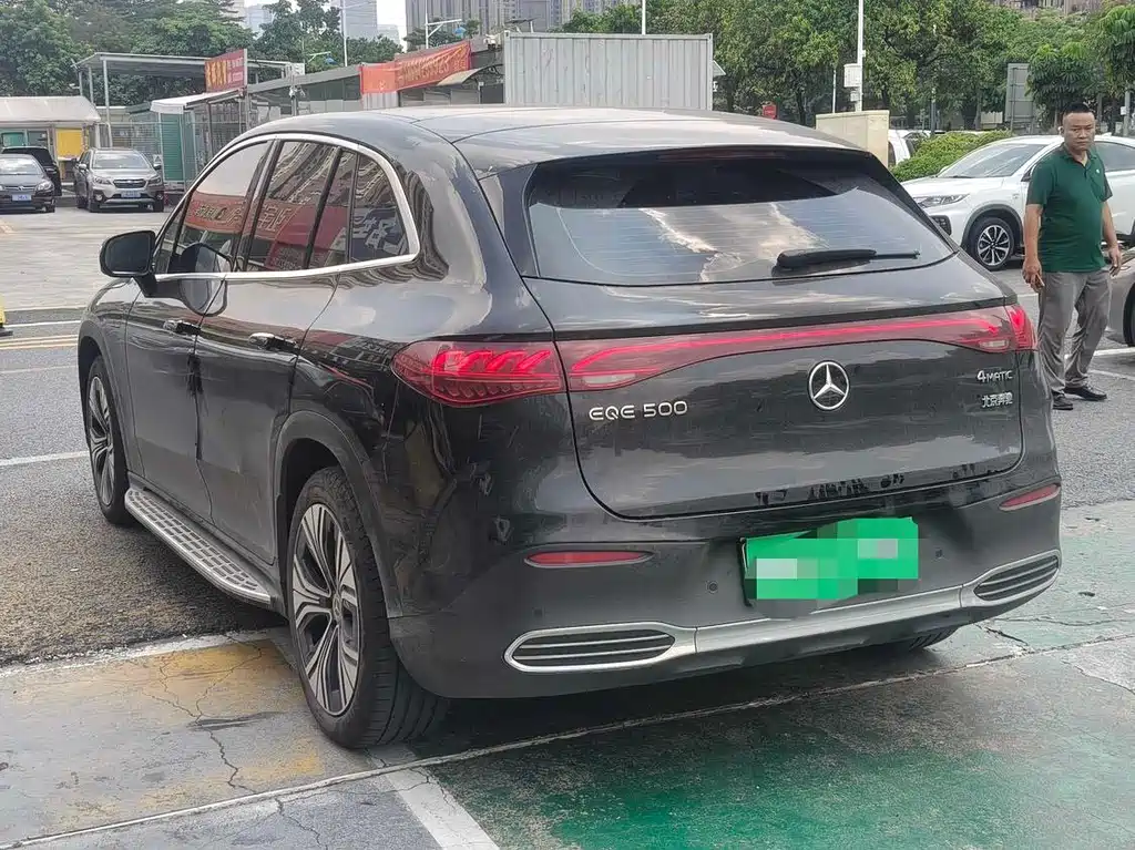 Mercedes-Benz EQE SUV — фото 5