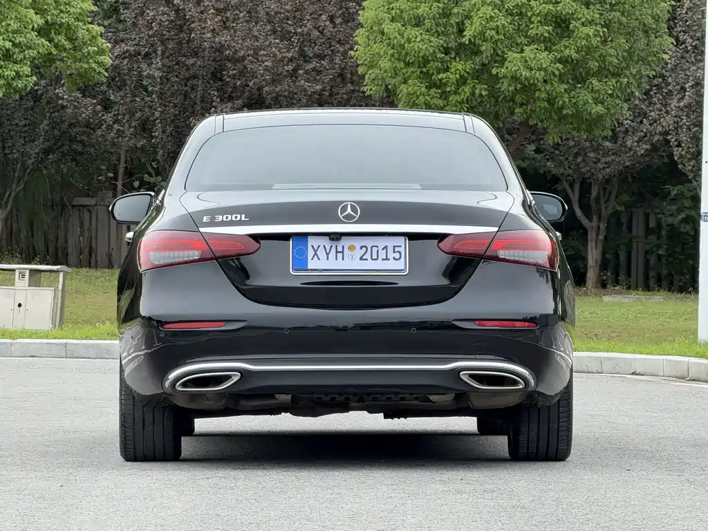 Mercedes-Benz E-Class — фото 17