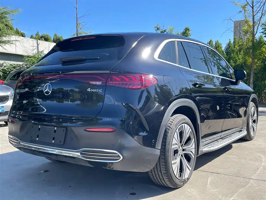 Mercedes-Benz EQE SUV — фото 3
