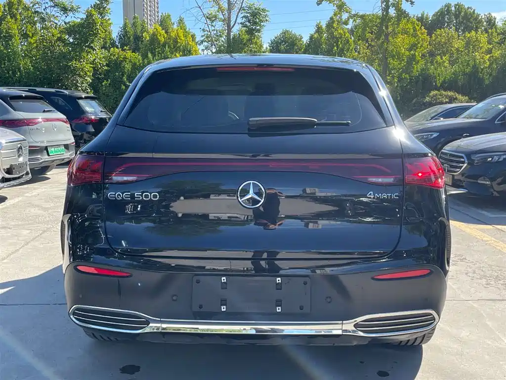 Mercedes-Benz EQE SUV — фото 4