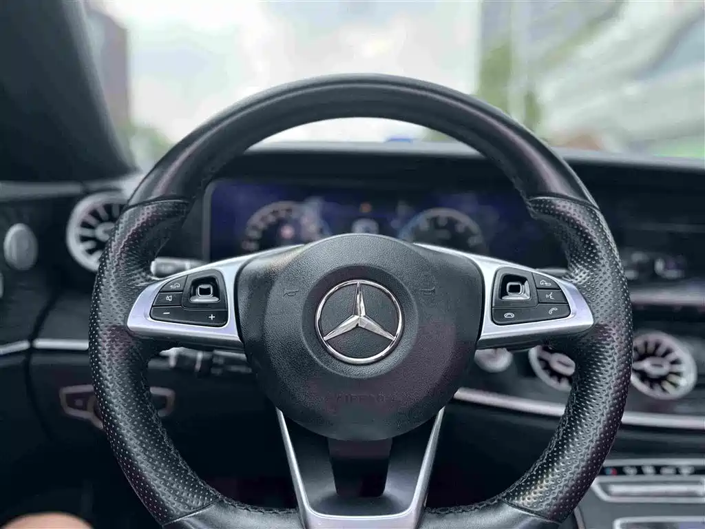 Mercedes-Benz E-Class (Import) — фото 13