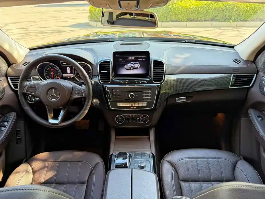 Mercedes-Benz GLS — фото 5