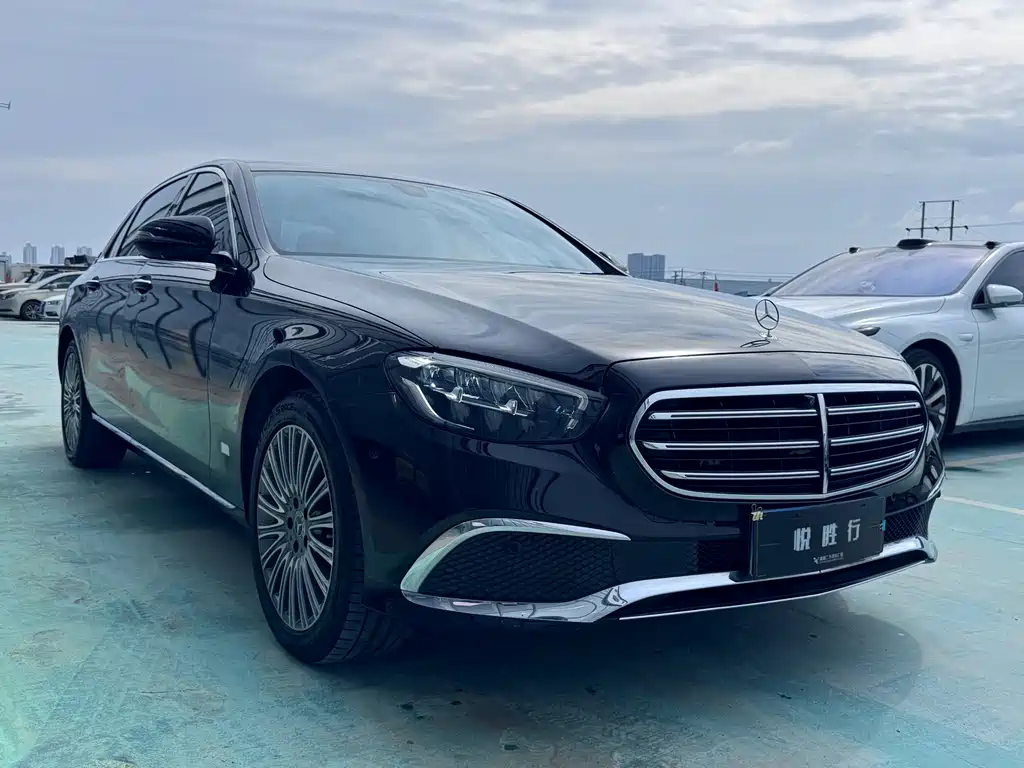 Mercedes-Benz E-Class — фото 3