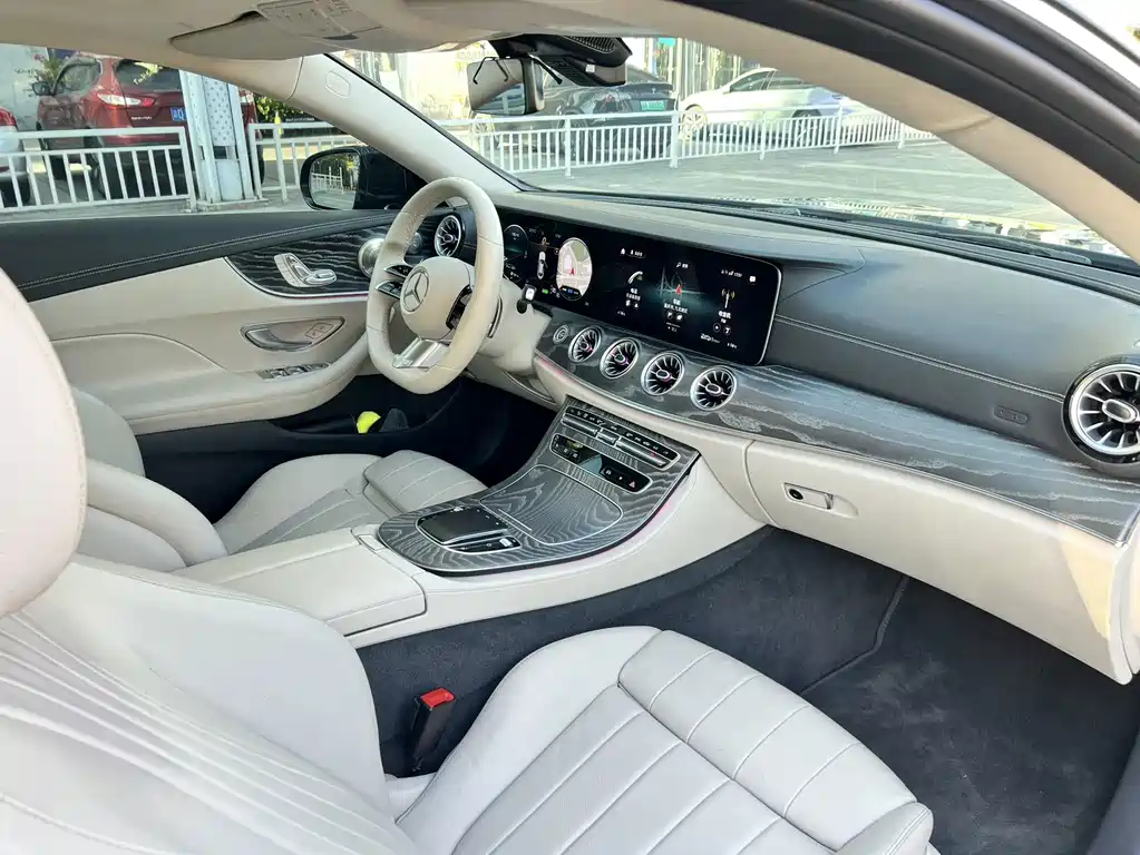 Mercedes-Benz E-Class (Import) — фото 4