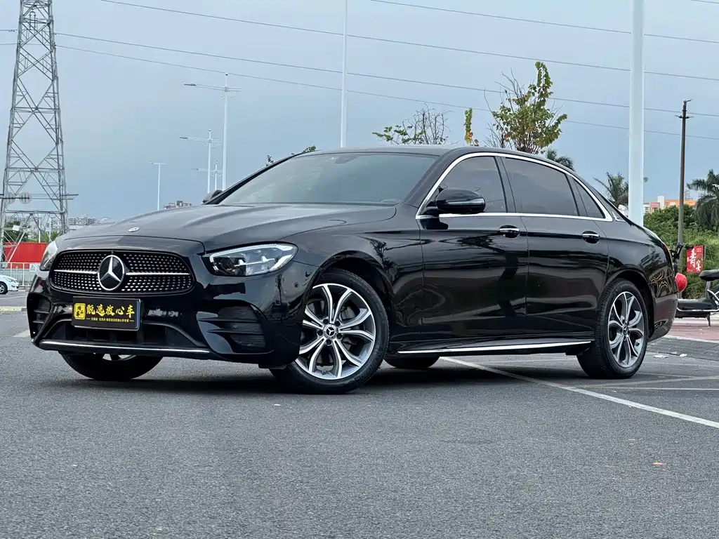 Mercedes-Benz E-Class — фото 1