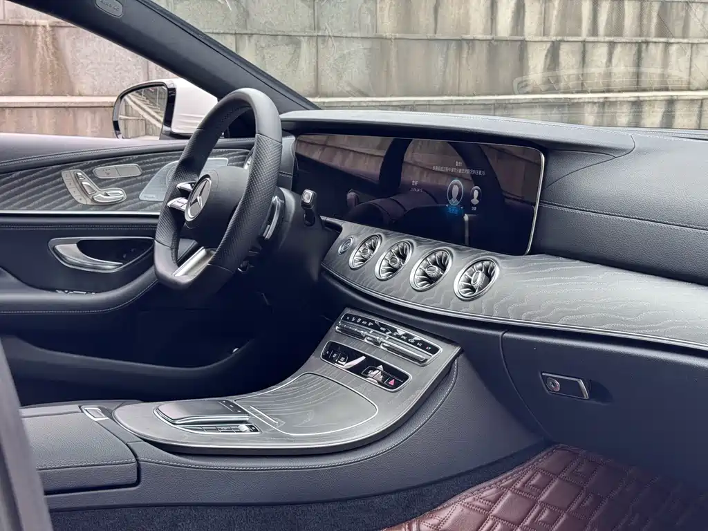 Mercedes-Benz CLS — фото 13